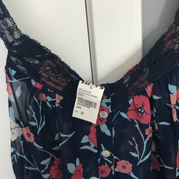 Floral top - Picture 4 of 4